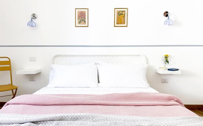 Intimate Suite 2 min walk from SMN Station & Duomo