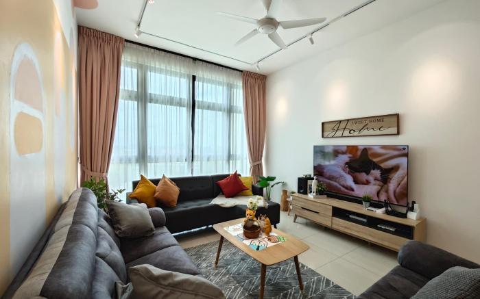Paradigm Residence, Meow-Cats suites by Antlerzone