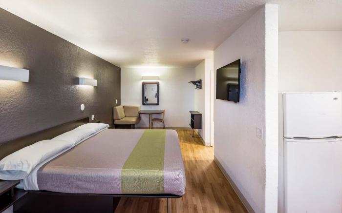 Studio 6  Irving, TX - Irving DFW Airport East