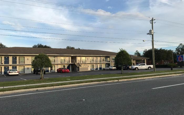 Motel 6 Macclenny, FL