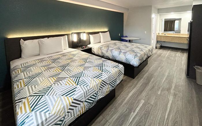 Studio 6  Bakersfield, CA - South