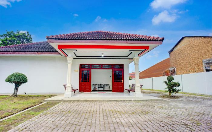 Hotel O Krakatau Near Universitas Muhammadiya Sumatra Utara ( UMSU )