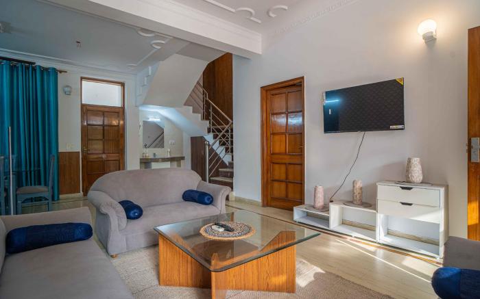 Luxury Villa with 4 bedrooms & 1 living room
