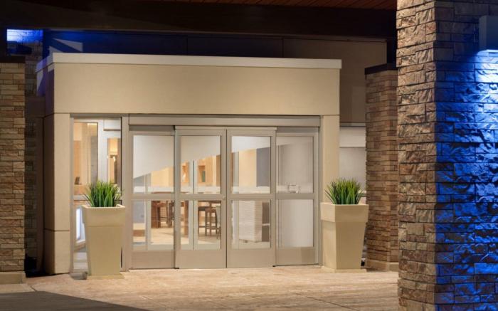 Cross Creek Inn & Suites By IHG