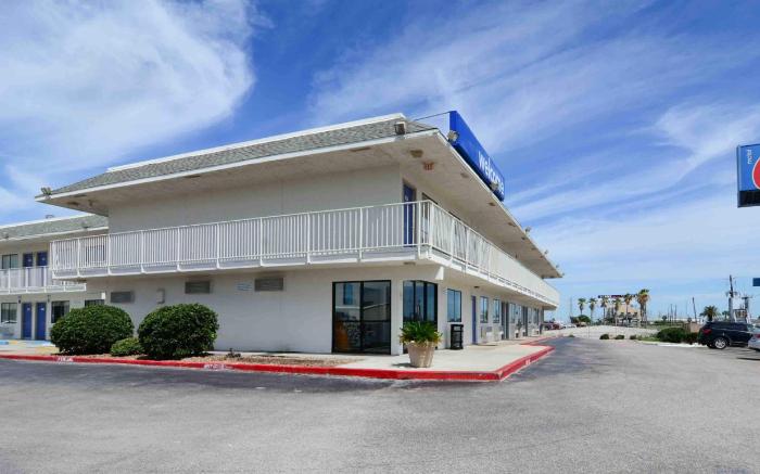 Motel 6 Galveston, TX