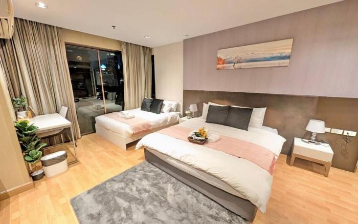 Very Central Newly Renovated 2BR 100m to Nana BTS