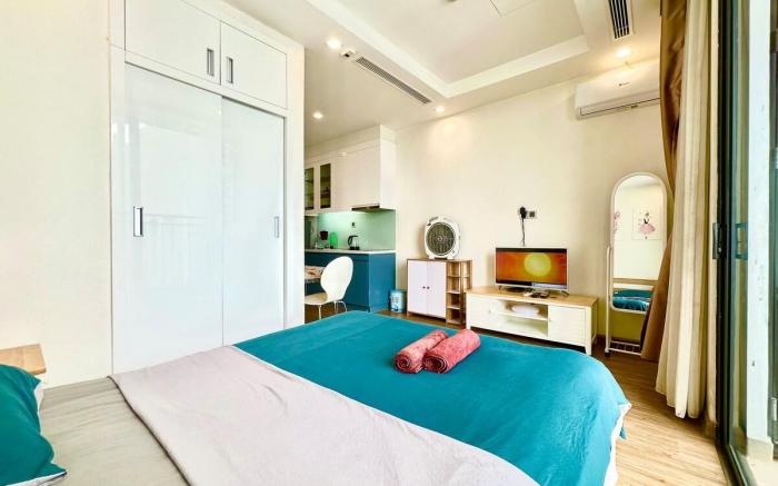 Modern Amenities, 2 Minutes To The Walking Lake
