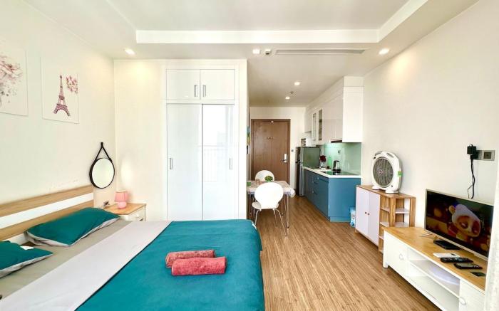Top Floor High Quality Studio