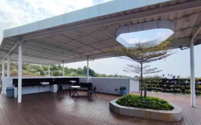 Great Choice Studio Amartha View Apt By Travelio