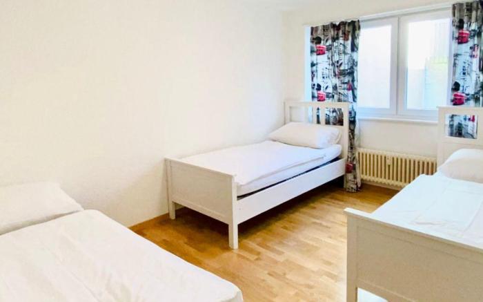 Modern and Bright 2BDR Apt - City Center