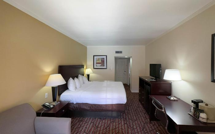 Studio 6  Suites Dallas, TX - Downtown