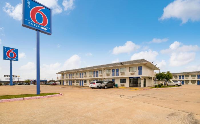 Motel 6 Greenville, TX