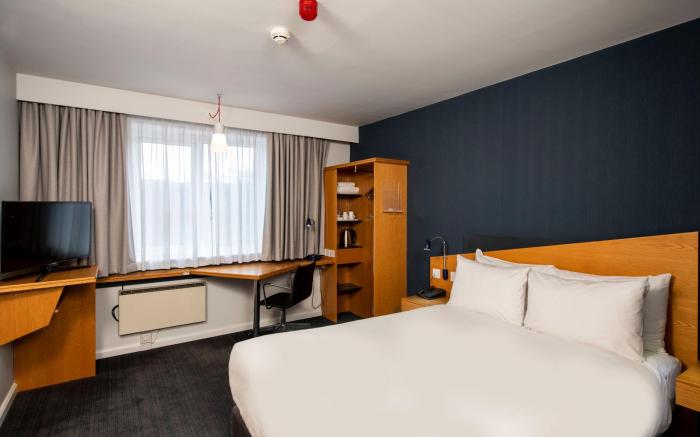 Holiday Inn Express Swindon West By IHG