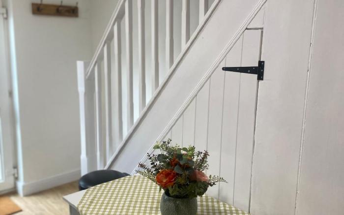 Cottage ideal for le shuttle and Designer Outlet.