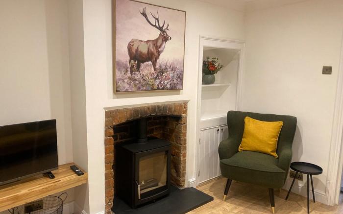 Cottage ideal for le shuttle and Designer Outlet.