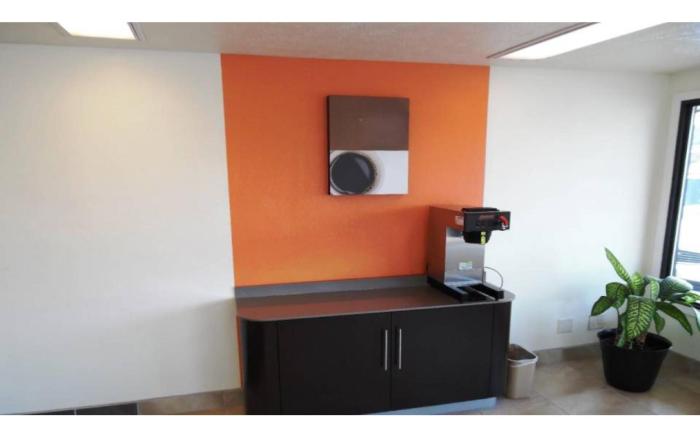 Motel 6 Columbus, MS