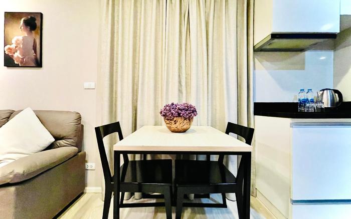 Best Quiet Cozy Palm Springs Condo inCenter Nimman