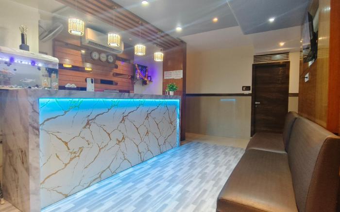 Hotel Ashraya International