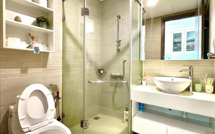 High Floor, Quiet, Comfortable, Clean Apt