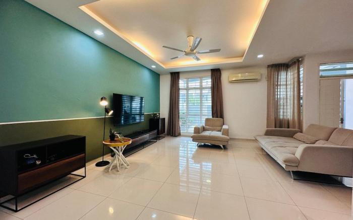 Shamrock Bay Haven 5BR Homestay@22pax@B.Ferringghi