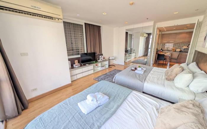New Condo★★★ Premium Location 100m to Nana BTS ★★★
