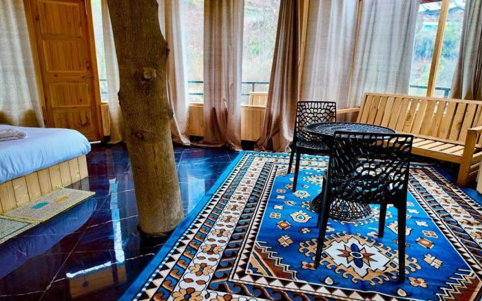Riverfront Treehouse  Cottage Jibhi