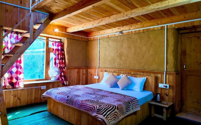 Rustic Mud House Jibhi