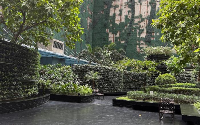 Sky-High Studio w/Netflix, Sunset View, & Disney+