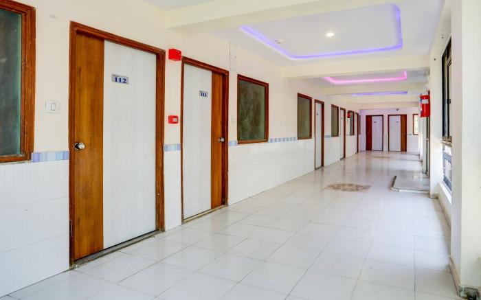 Super Collection O Ahmedabad Airport Formerly Hotel Runway Inn