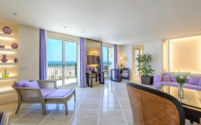 Las Arenas Balneario Resort