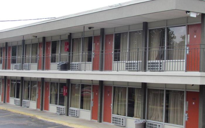 Red Carpet Inn