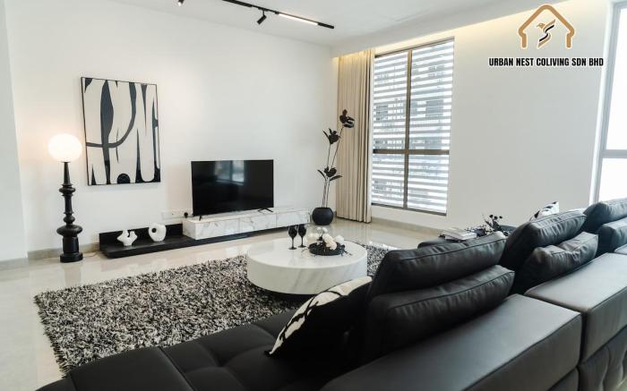 Georgetown  Elegant Chanel-style 3stry 4BR 18Pax