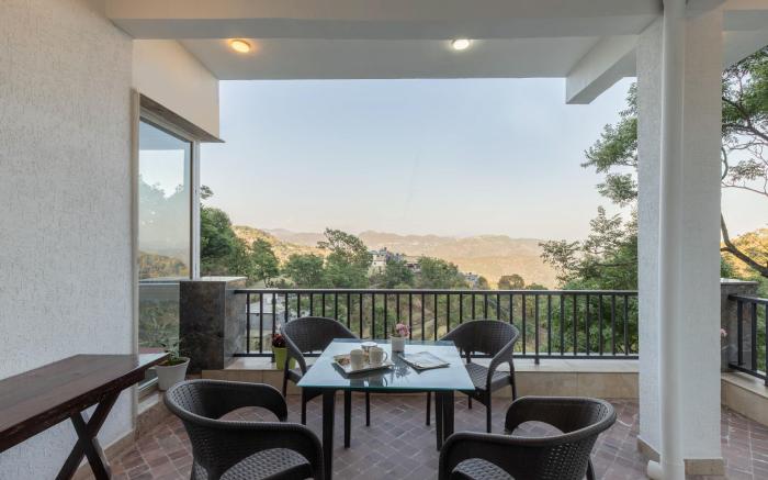 Luxury 2 BHK with Garden & Hill View in Kasauli