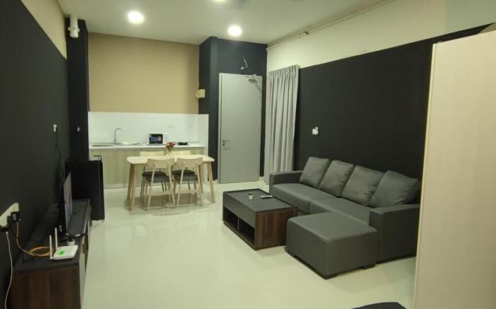 KLIA Transit Studio | 2 Queen Beds, Pool & WiFi