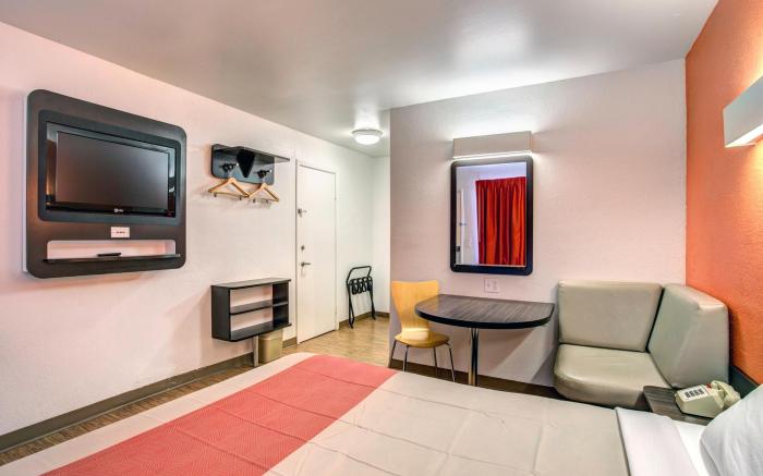 Motel 6 Murfreesboro, TN