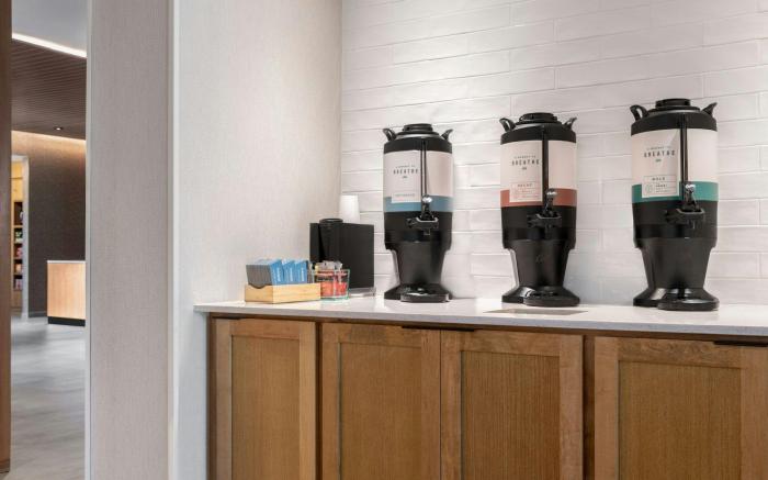 Fairfield by Marriott Inn & Suites Kansas City at The Legends