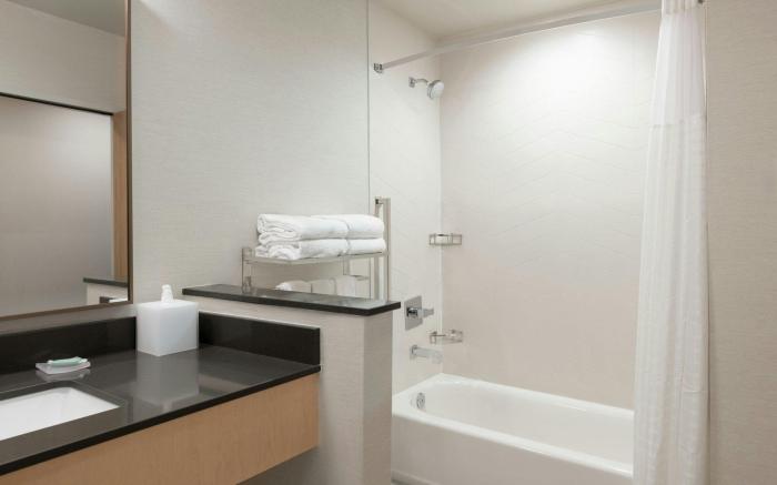 Fairfield Inn & Suites Kansas City at The Legends