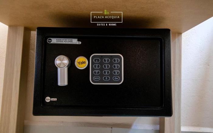 A10 Full Suite ‖ Mini Dept at Plaza Acequia