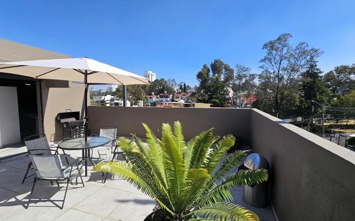 R05-C46 STUDIO frente al ITESM CEM