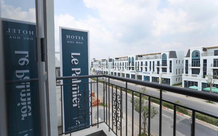 Le Palmier Đuc Hoa Hotel