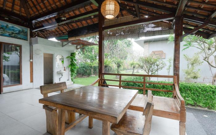 Urbanview Asung 2 Guesthouse near Canggu