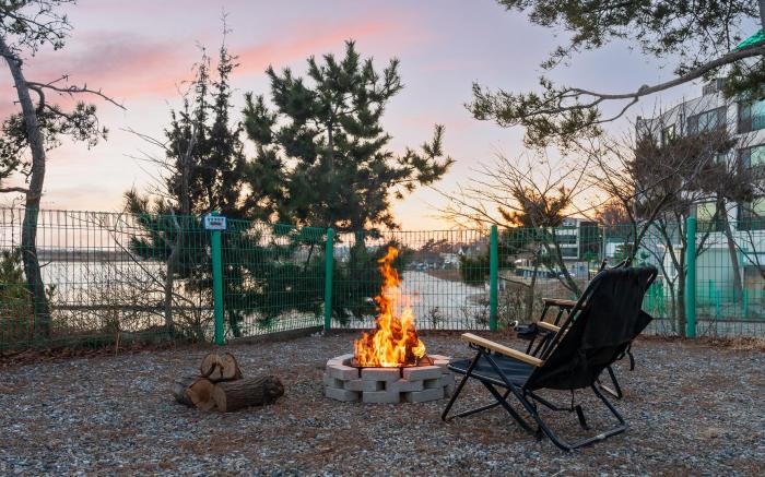 Yeongheungdo Rainbow Ocean View Pension