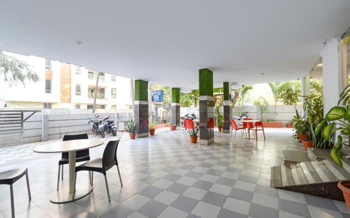 FabHotel The Cinco Primera - Nr KBR Park, Banjara Hills
