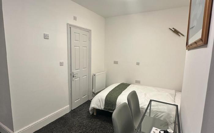 Room 5 NG3 2AZ