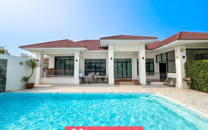 Karaoke Room Villa, Event Space, Drinks Available