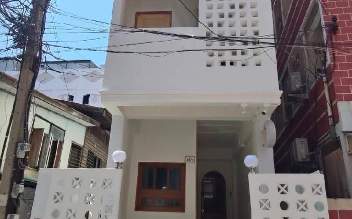 Cushy inn standard A