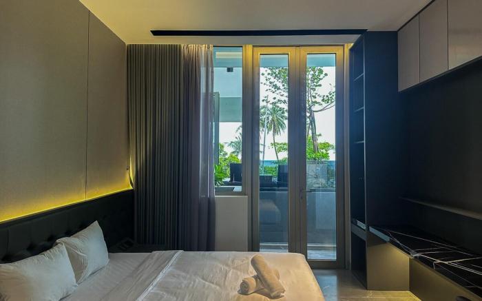 Front beach,  mountain view villa Mb2