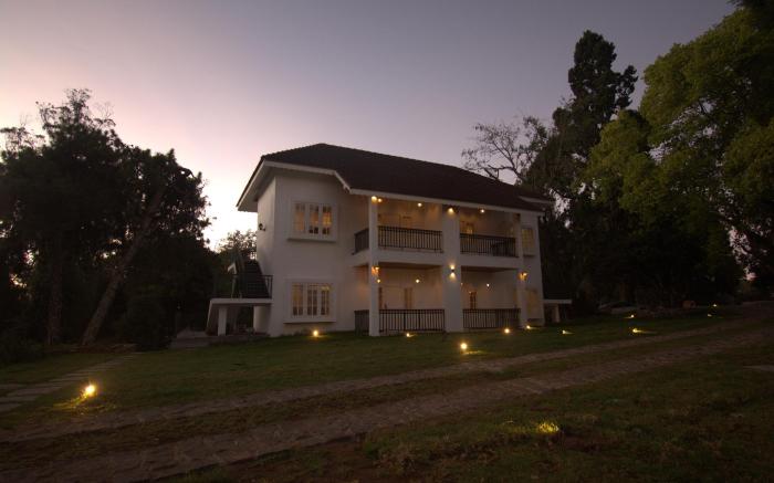 The Tredis Heritage by the Lake
