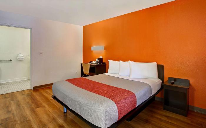 Motel 6 Carlsbad, CA Beach