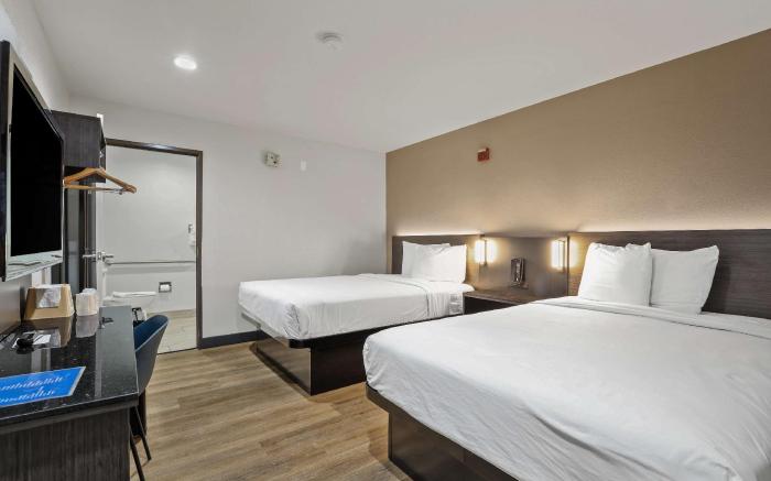 Studio 6  Suites Escondido, CA